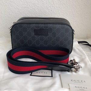 Gucci GG Supreme Black Small Camera Bag